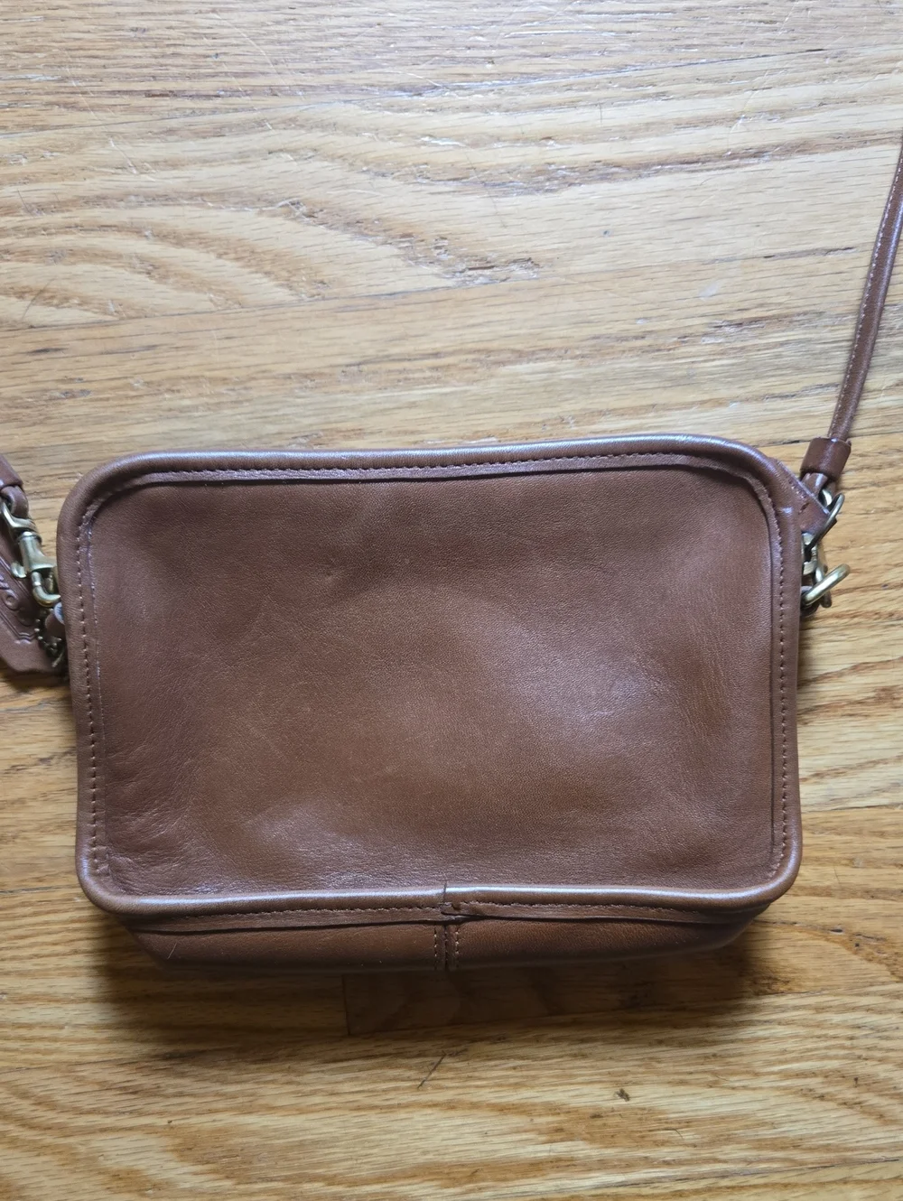 Vintage 90s Coach 9925 Carnival tan cognac front pocket zip-top leather bag